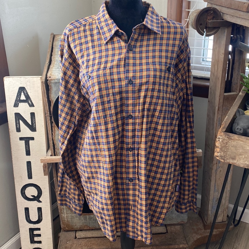 Patagonia button up/L